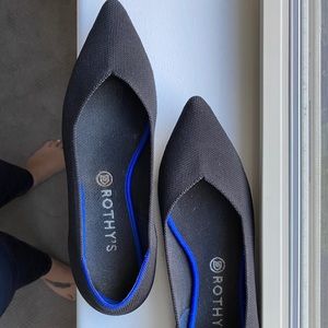 Used Black Rothys READ DESCRIPTION